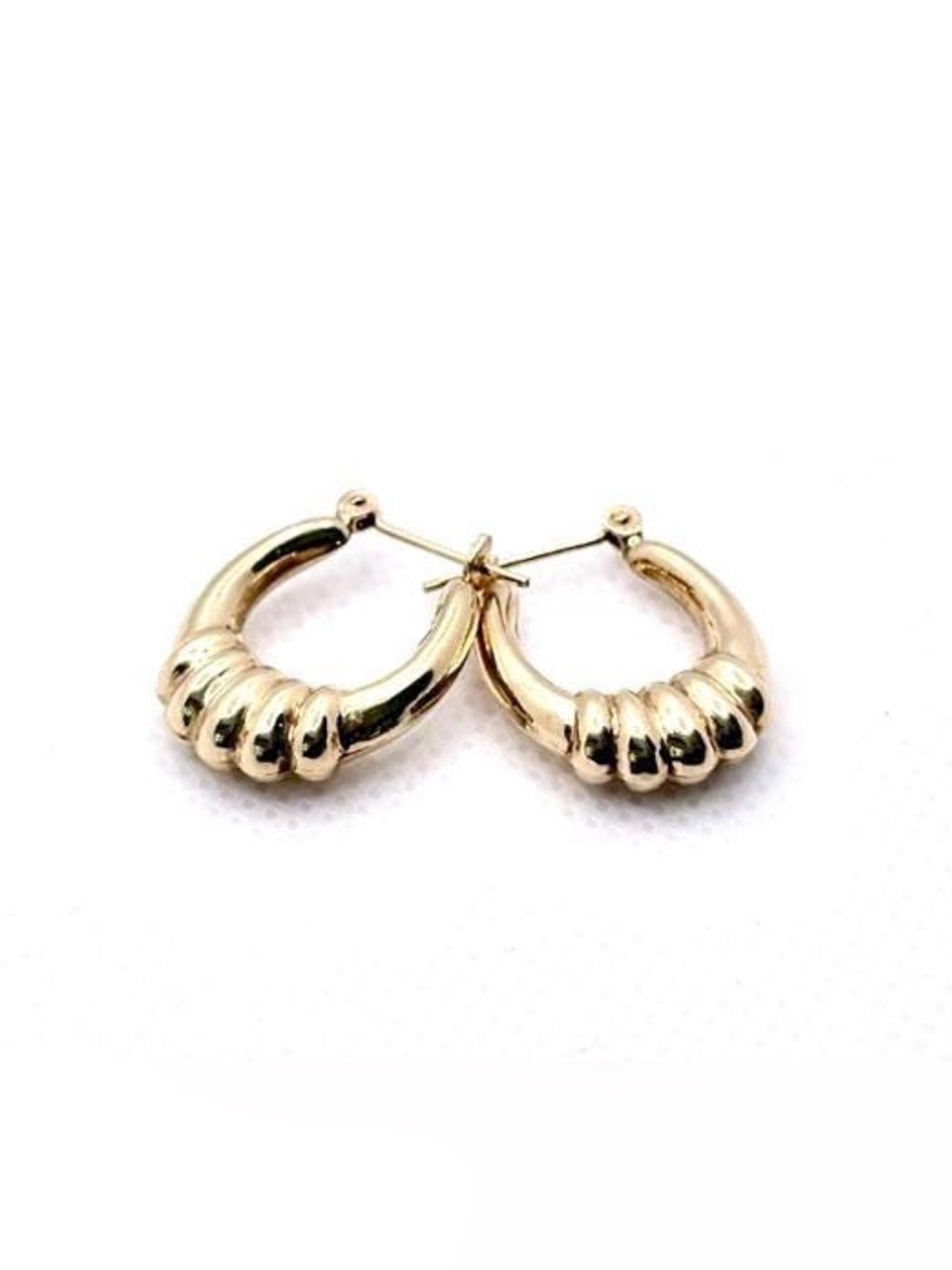 14k Gold Scalloped Hoop Earrings